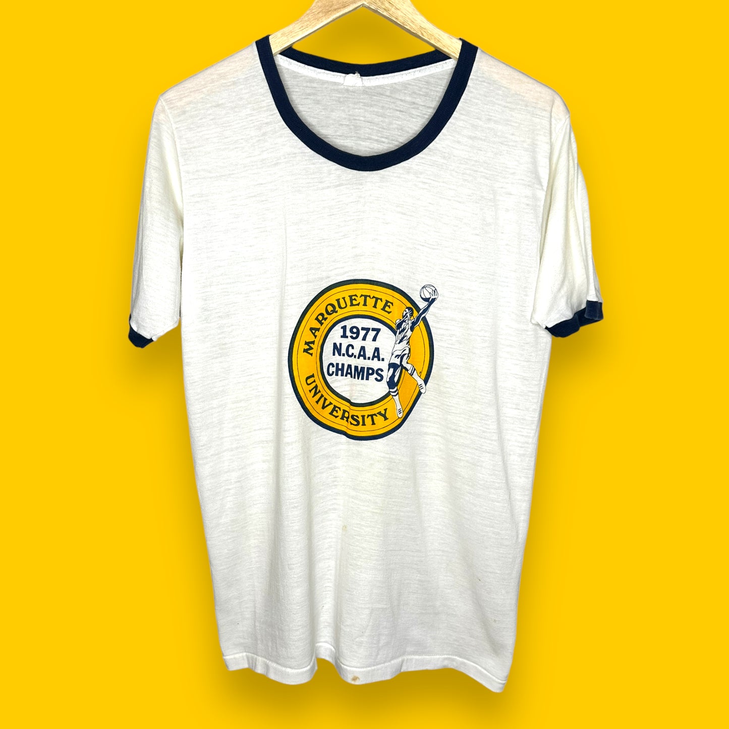 Vintage 1977 Marquette NCAA Champions T-Shirt L