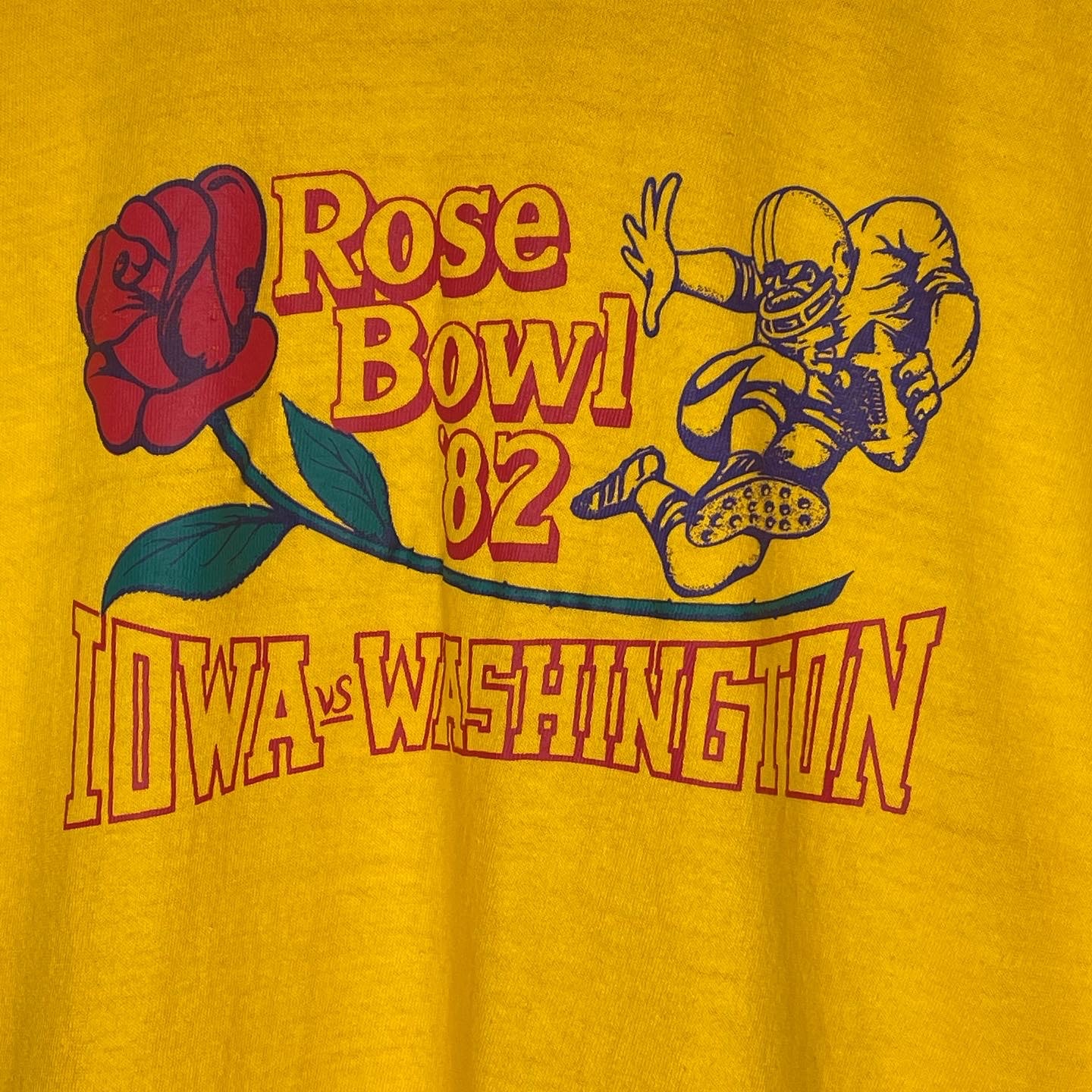 Vintage 1982 Rose Bowl Iowa vs Washington Tee M